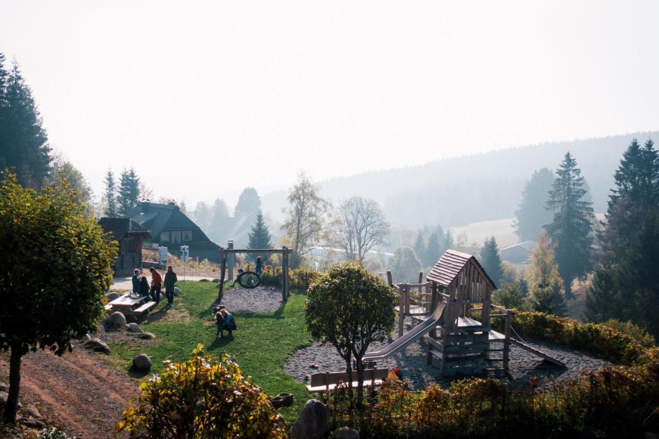Hoehengasthaus Kolmenhof An Der Donauquelle Furtwangen Exterior foto